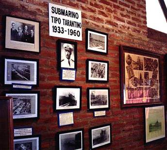 Descripción: D:\Desktop D\Curso_FIUBA III\Museo de la Fuerza de Submarinos\MUSEO-SALA 1 - RICON TARANTINOS.JPG