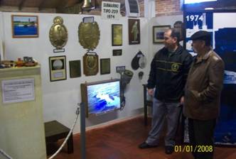 Descripción: D:\Desktop D\Curso_FIUBA III\Museo de la Fuerza de Submarinos\Subs 209_1.jpg