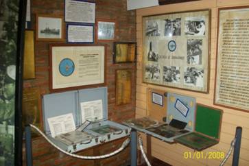 Descripción: D:\Desktop D\Curso_FIUBA III\Museo de la Fuerza de Submarinos\Paz-Funes_Escuela de Submarinos_1.jpg