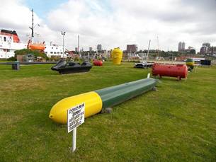 Descripción: D:\Desktop D\Curso_FIUBA III\Museo de la Fuerza de Submarinos\Museo Fuerza de Submarinos BNMDP_Torpedo Dummy MK-14.jpg